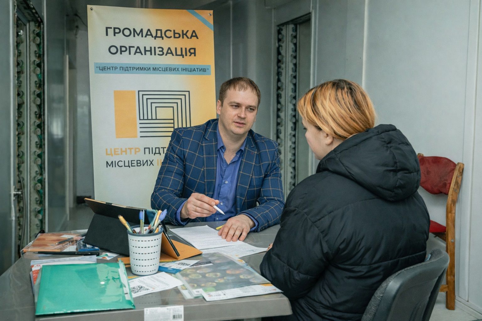 На фото: голова ГО &laquo;Центр підтримки місцевих ініціатив&raquo; Олексій Кормілецький під час надання індивідуальної правничої консультації